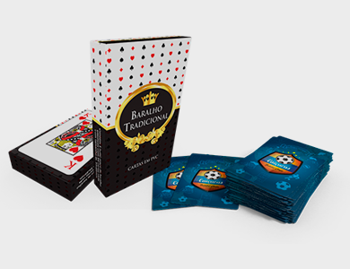 Baralho Tradicional PVC 0,3mm Branco Verniz Total Frente 8,8x5,7cm (Verso Personalizado e Caixa Personalizada - 1 Baralho) - 4x4 - 1 unid